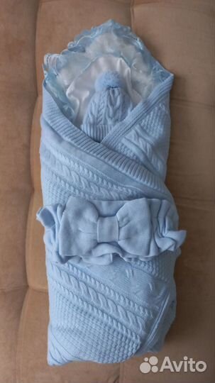 Вязаный тёплый комплект на выписку