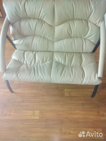 Офисный кожаный диван