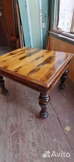 Старинный антикварный стол