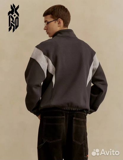 Свитшот с воротником на молнии xs