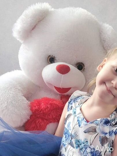 Огромный плюшевый мишка