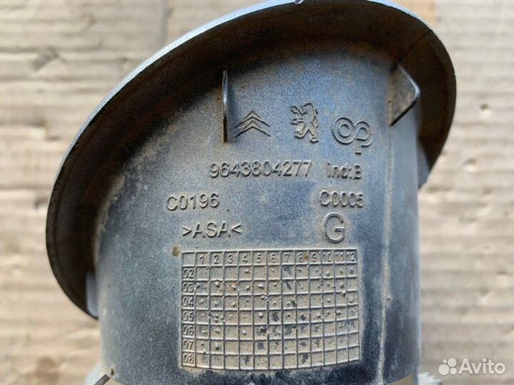 Окантовка противотуманной фары передняя левая