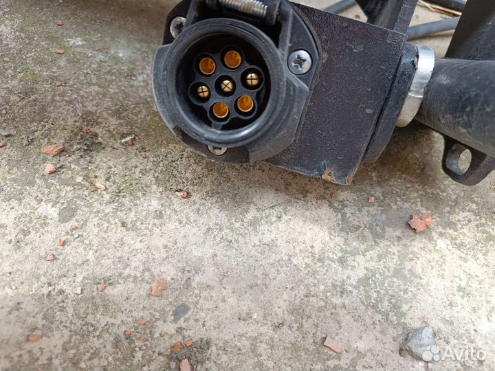 Фаркоп на toyota fielder