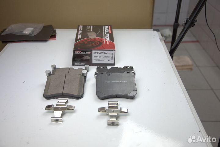 Передние колодки PowerStop на BMW X5 X6