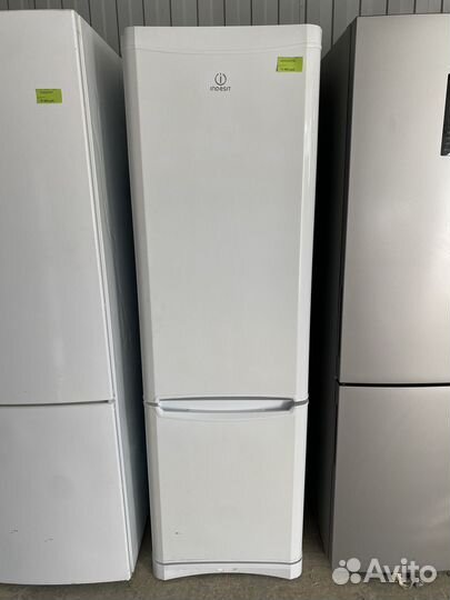 Холодильник б/у Indesit B20FNF No Frost