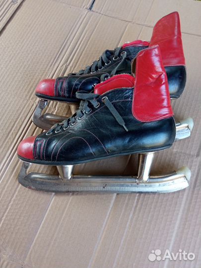 Коньки хоккейные