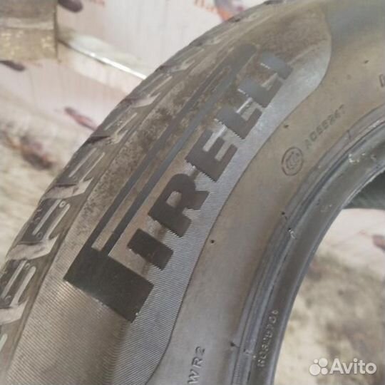 Pirelli Sottozero Winter 240 215/60 R16