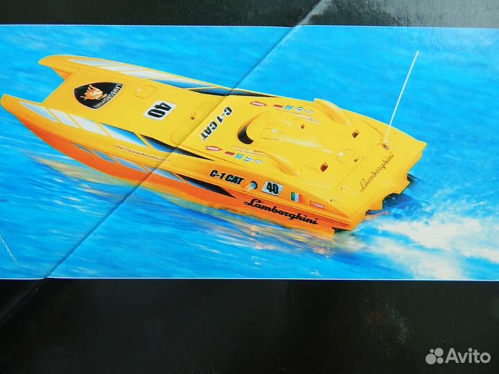 1:14 Lamborghini. Гоночная лодка с. двс от. Kyosho