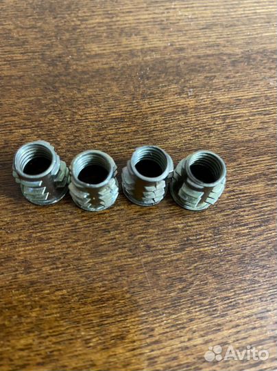 Крепления для ножек