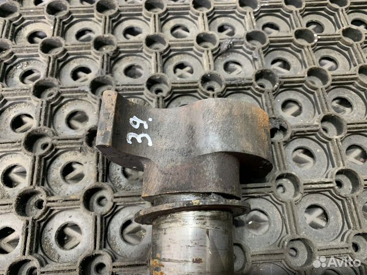 Вал тормозной правый Разные Автомобили