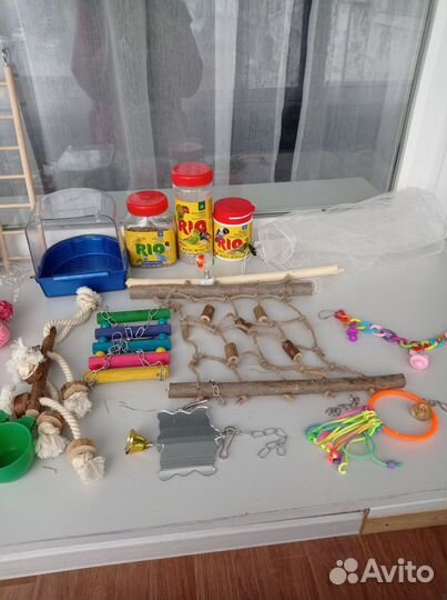Игрушки для попугаев
