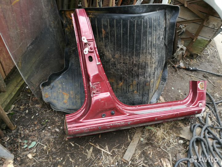 Renault Sandero Stepway порог со стойкой