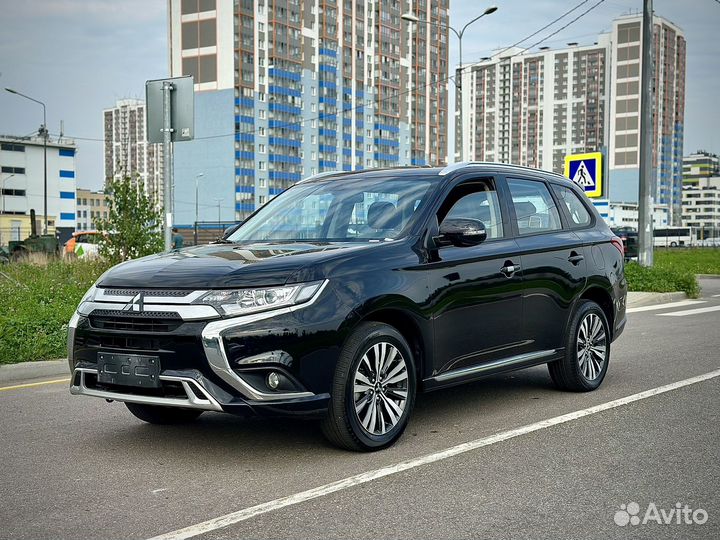 Mitsubishi Outlander 2.0 CVT, 2022, 50 км