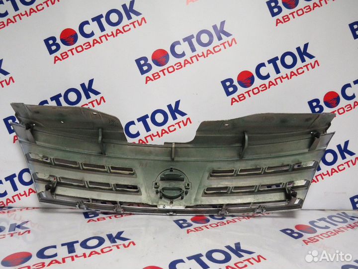 Решетка радиатора nissan serena C25