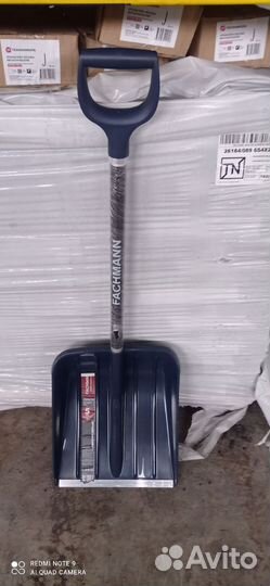 Автомобильная лопата для уборки снега