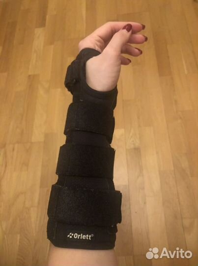 Ортез на лучезапястный сустав левый