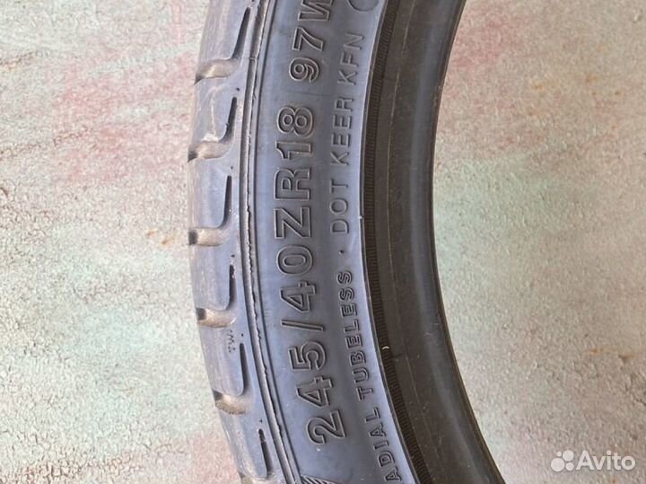 Kinforest KF-550 245/40 R18