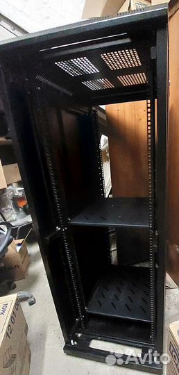 Телекоммуникационных шкаф