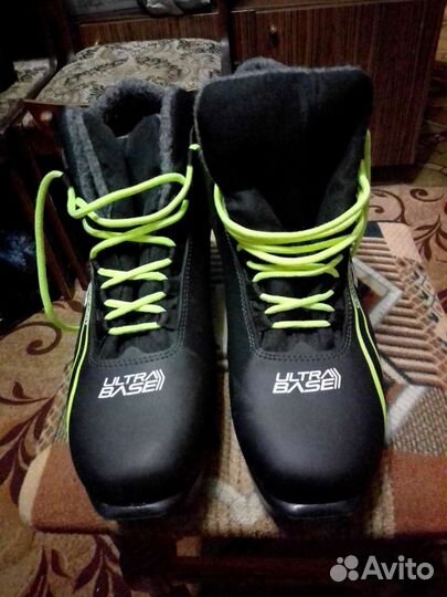 Лыжные ботинки