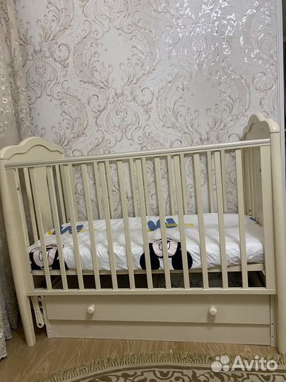 Детская кроватка