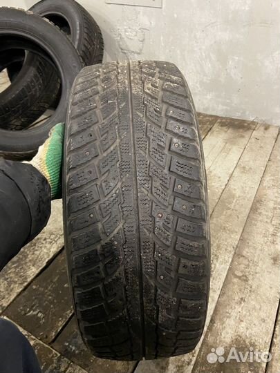 Kumho I'Zen RV Stud KC16 225/60 R17