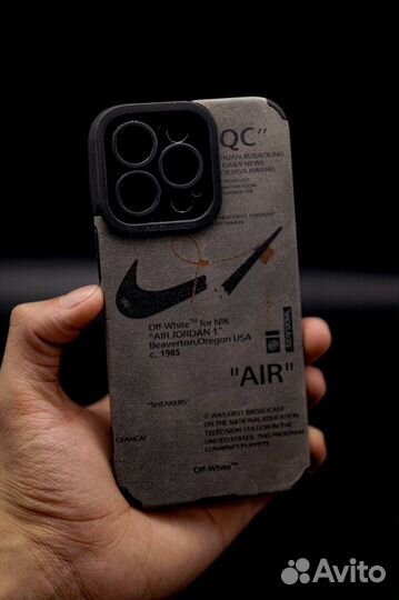 Чехол на iPhone