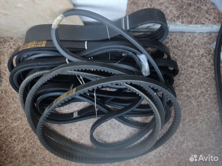 Запчасти на комбайн Нью холлонд