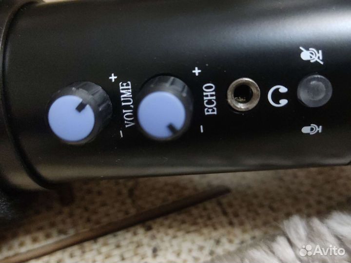 Студийный микрофон