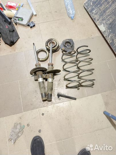 Стойка амортизаторов