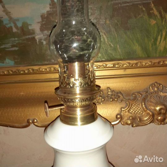 Антикварная керосиновая лампа