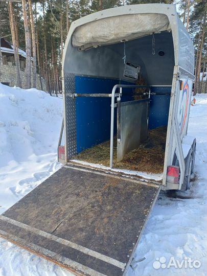 Прицеп-коневозка