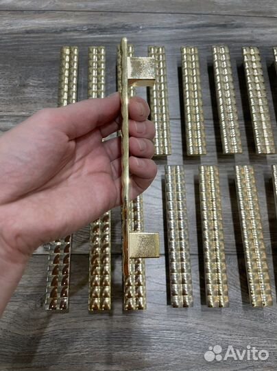 Ручки мебельные металлические