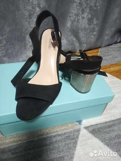 Босоножки женские