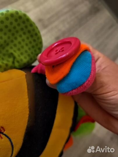 Развивающая игрушка-погремушка Пчела