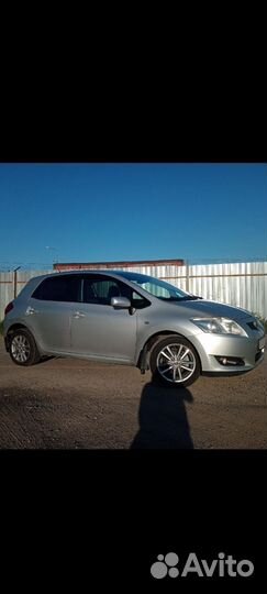 Toyota Auris 1.6 МТ, 2009, 310 000 км