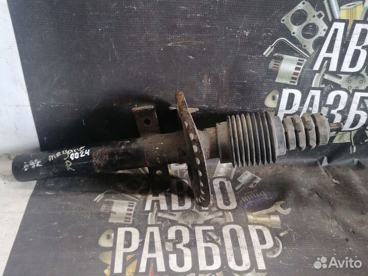 Стойка передняя правая Renault Megane 2