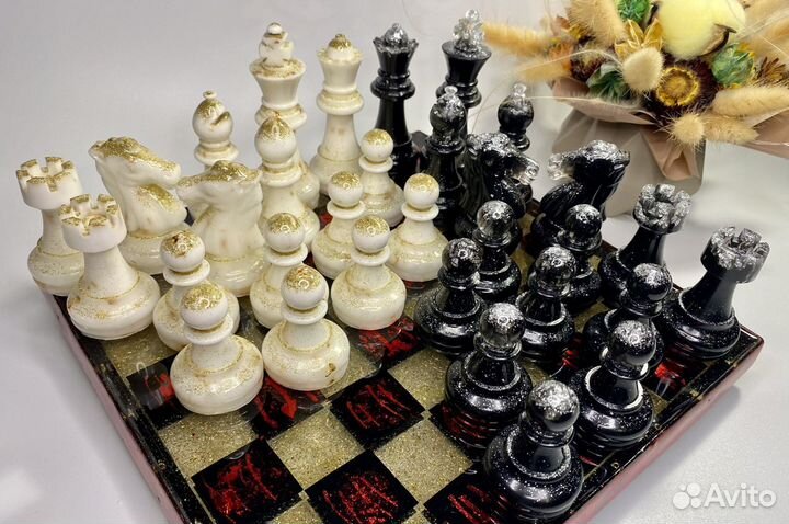 Большие шахматные фигуры из эпоксидной смолы