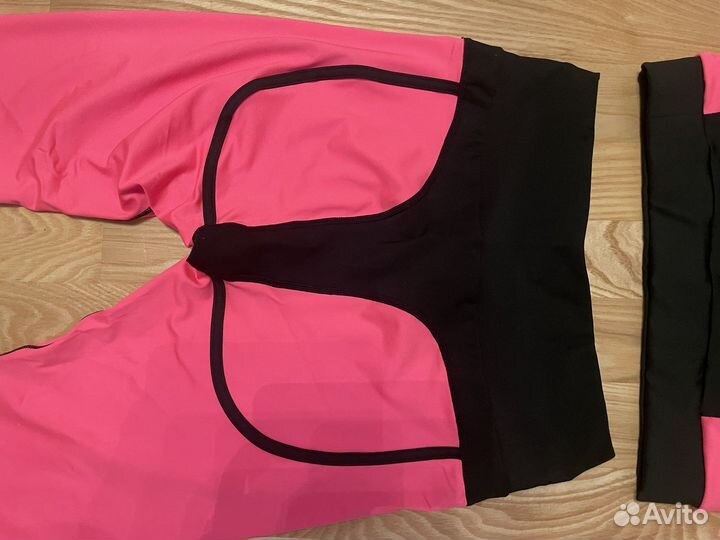 Легинсы и топ спортивные новые