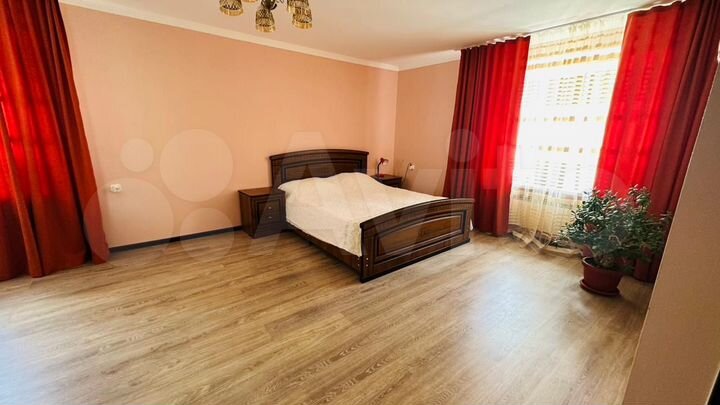 2-к. квартира, 70 м², 3/5 эт.