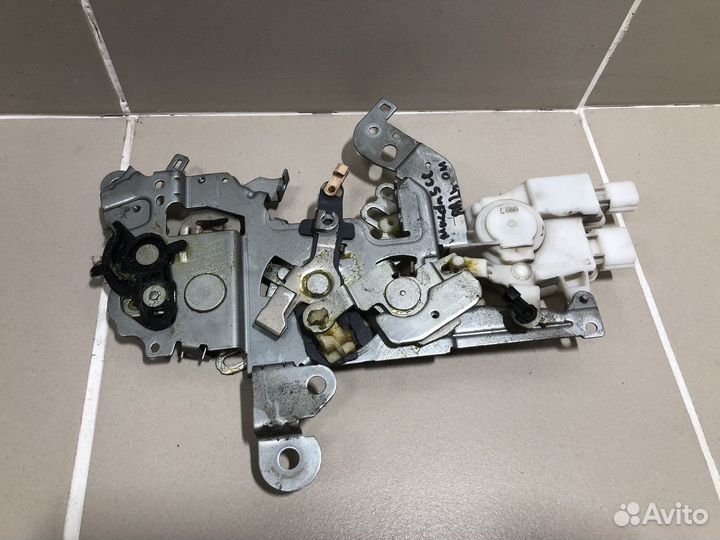 Замок двери левой сдвижной с активатором Mazda 5 2