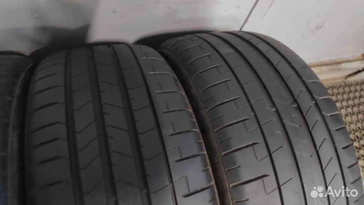 Pirelli P Zero PZ4 245/35 R19 93Y
