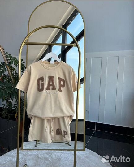 Костюм с шортами gap 116 128 140 см беж