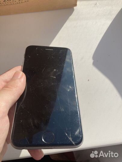 Телефон iPhone 6s