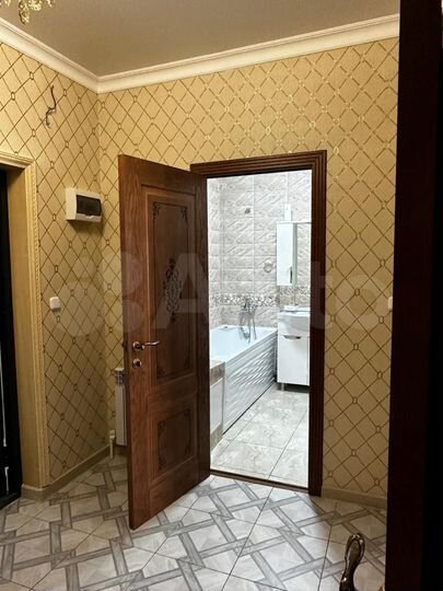 2-к. квартира, 70 м², 3/10 эт.