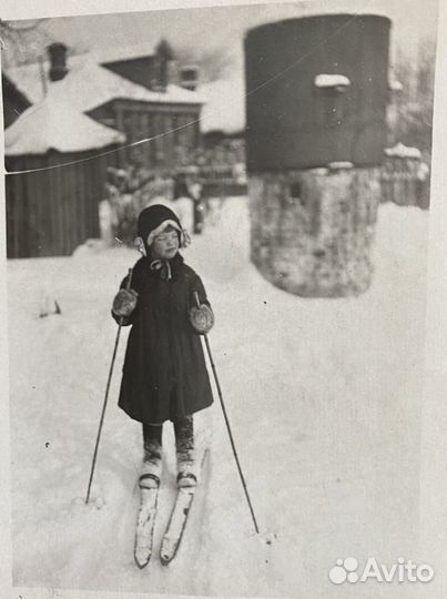 Фотография девочка на лыжах, ссср, начало 30-х г