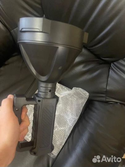 Новый, самый мощный фонарь, светит до 1500м