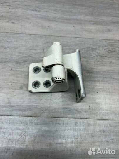 Петля двери левая Man Tgl Tgm Tgs Tga D0834 2012