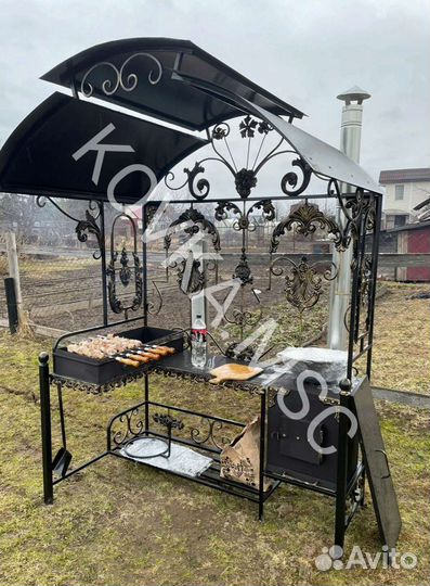 Мангал с крышей