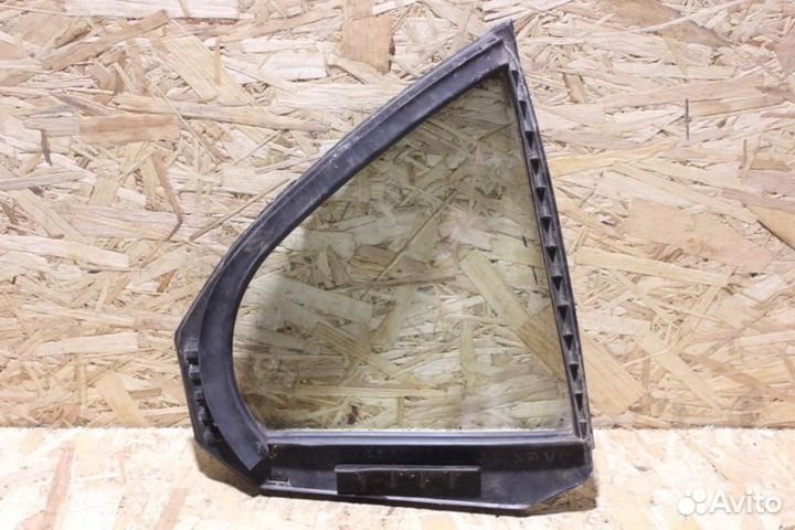 Стекло двери задней левой форточка Mitsubishi Lanc