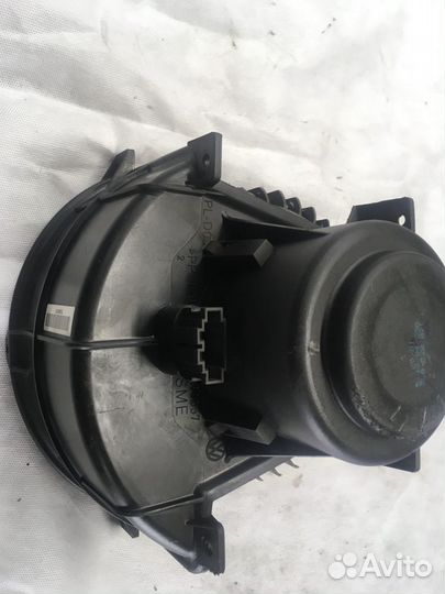 Моторчик печки Volkswagen Tuareg